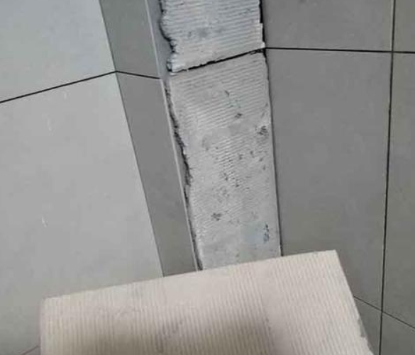 梁平瓷砖空鼓维修公司分享下厨房瓷砖脱落的补救措施。